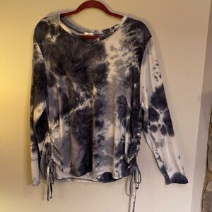 Long sleeve tie-dye t-shirt